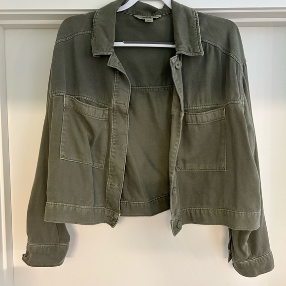 Old Navy Green Crop Utility Jacket - Picture 2 of 4